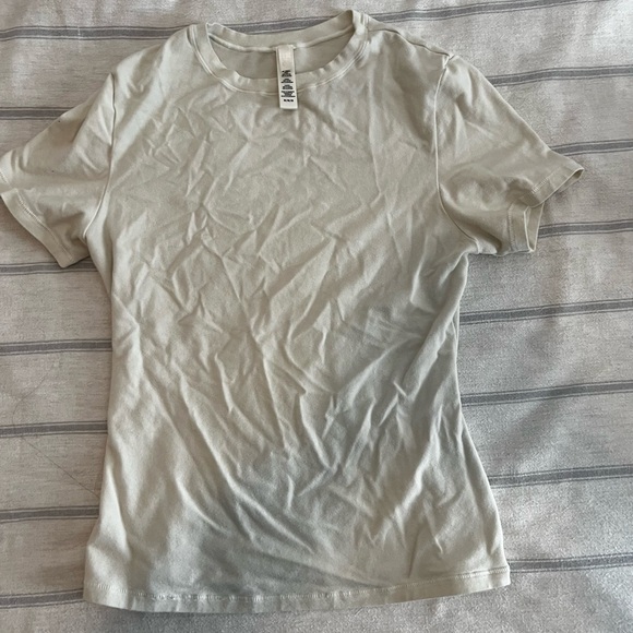 SKIMS Top Bundle - Picture 5 of 8